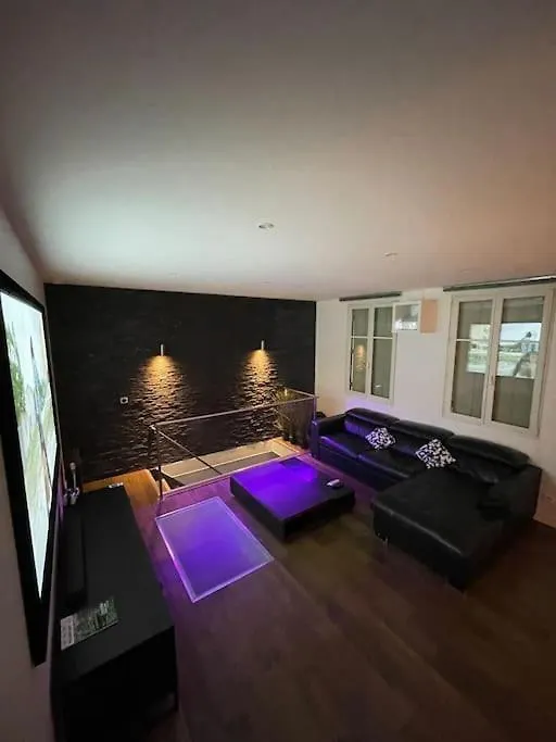 Apartment Super Souplex Cinema 4k 15 *